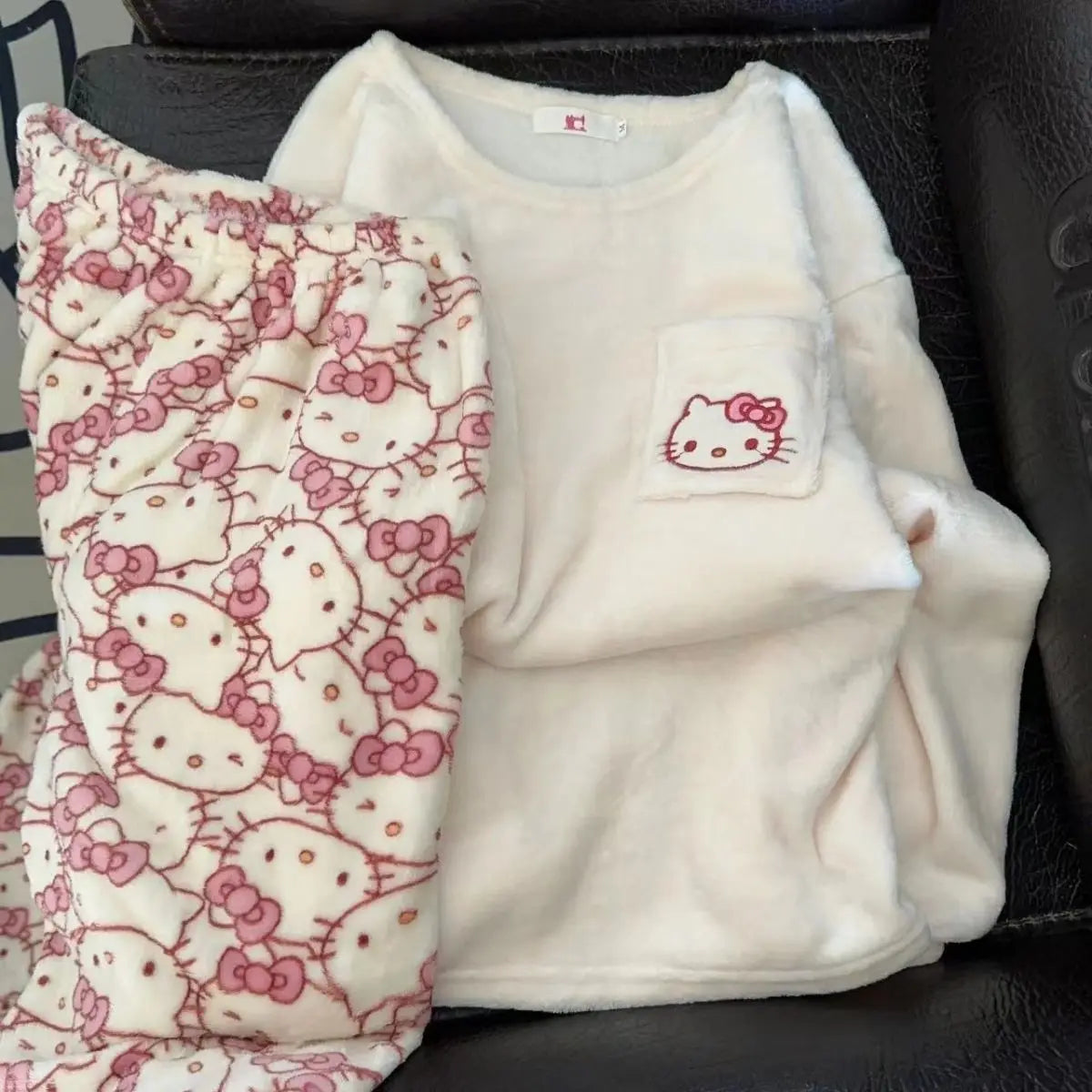 New Sanrio Hello Kitty Pajama Sets Women Winter Warm Plush Cute Sleepwear Print Pajama Cartoon Home Clothes Valentine's Day Gift